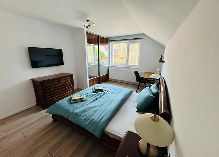 Appartamento Cu Curte Gruia